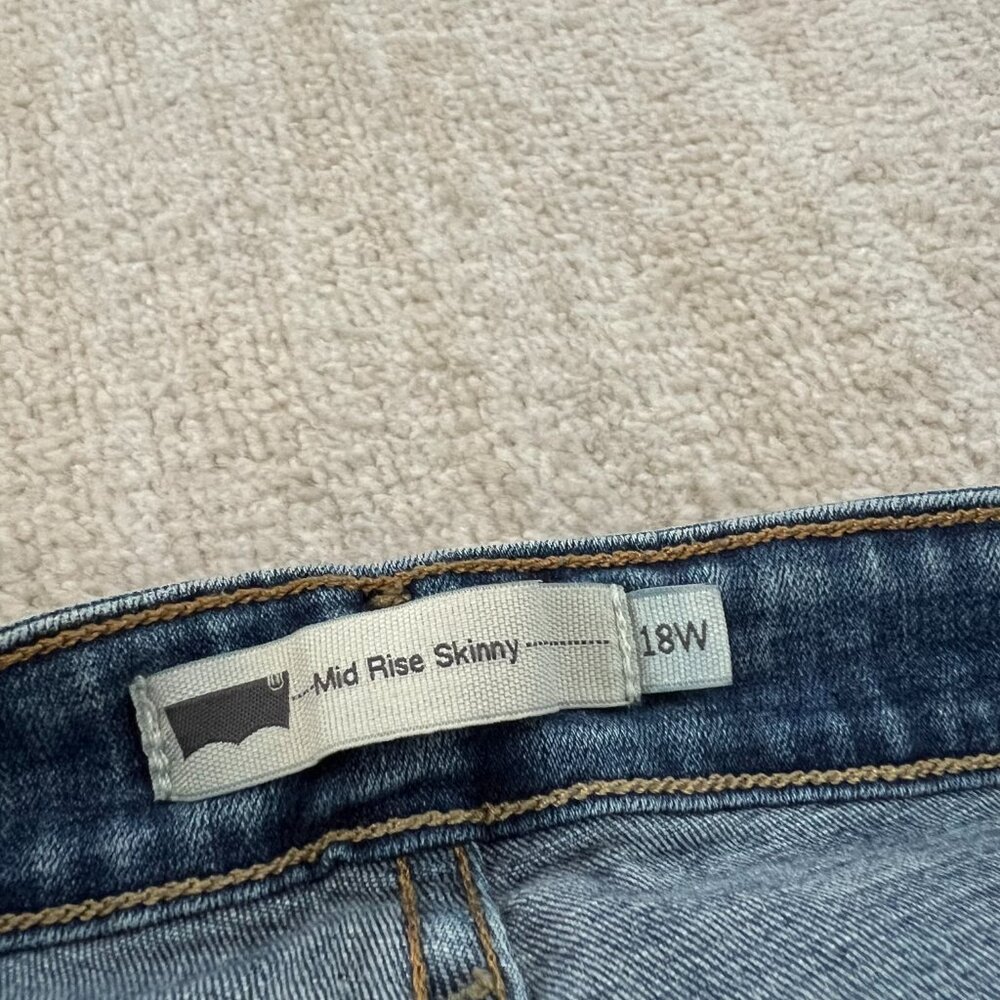 Levi’s Mid Rise Stretch Blue Skinny Jeans 18W - Picture 2 of 11